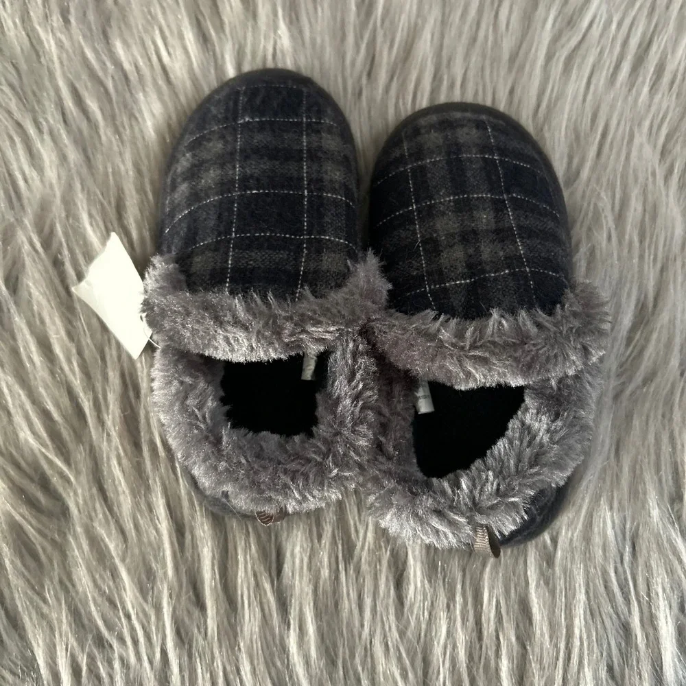 Toddler Boys Size 7-8 Gray Plaid Slip On Shoes Lightweight Lined Fuzzy